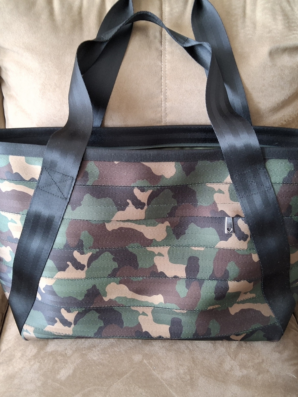 Harvey's Seatbelt Armed with Roses Large Boat Tote